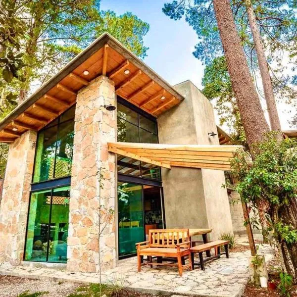 Bolonchon cabin. Comfortable, modern and cozy, hotel in San Cristóbal de Las Casas
