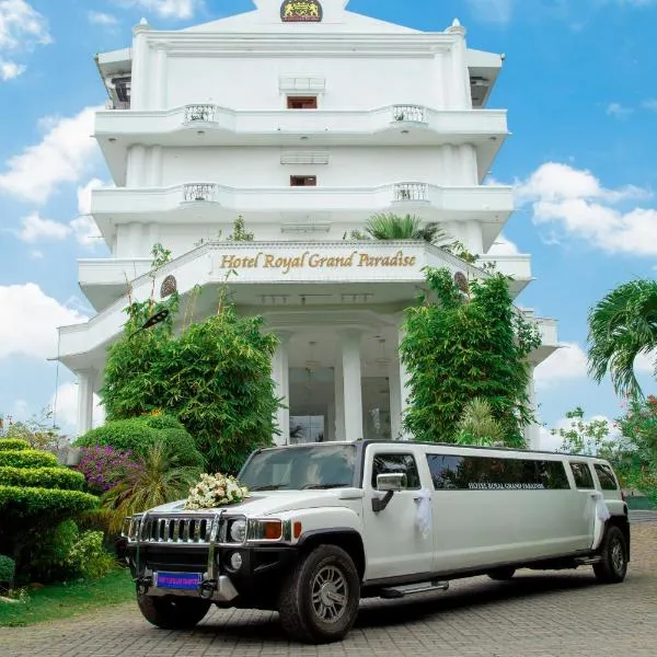 Hotel Royal Grand Paradise, hotel in Radawana