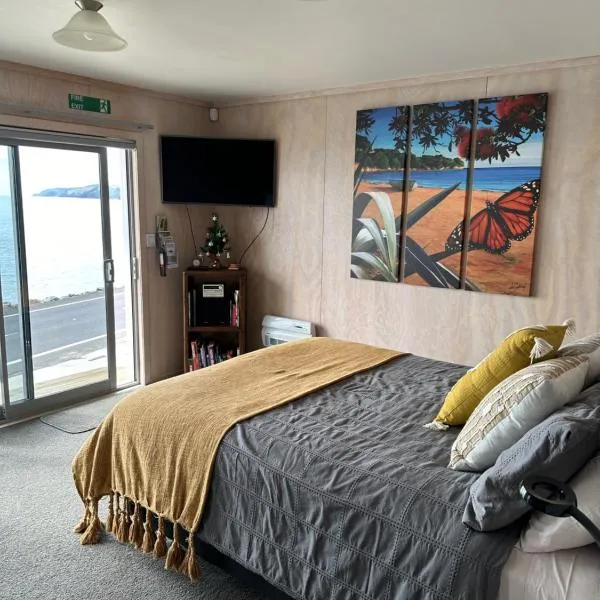 Te Mata Bay Seaviews, hotell i Tapu