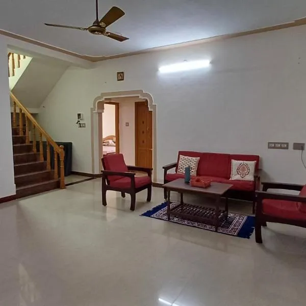 SHI's Velliangiri 3BHK Individual villa Near Isha Adiyogi, Coimbatore, hotel v destinaci Alāndurai