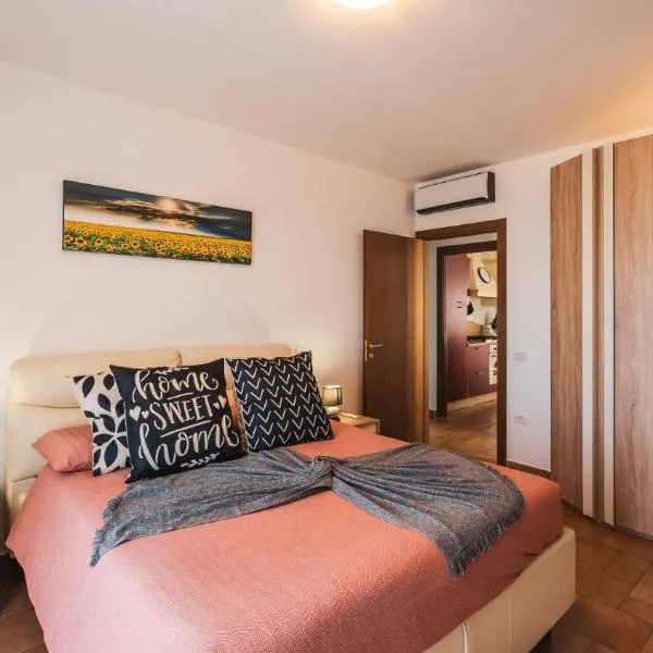 Casa Gioia - Relax tra Riccione, Rimini e San Marino, hotel v mestu Montescudo