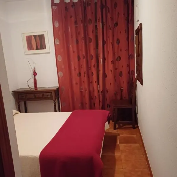 HOSTAL CASA CHORE by gaiarooms, hotell sihtkohas Hinojosa de Duero