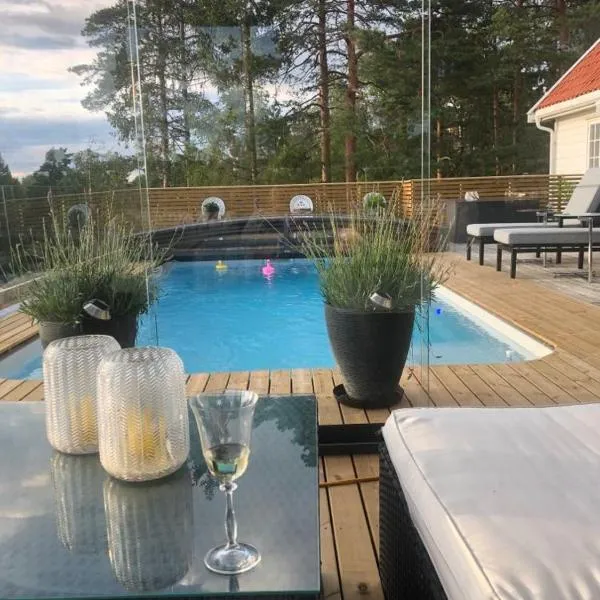 Leilighet i Sørlandshus i Son - Sjøutsikt - Nær Son Spa, hotel in Hvitsten