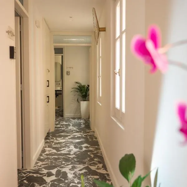 MUSES LUXURY SUITES, hotel sa Corfu Town