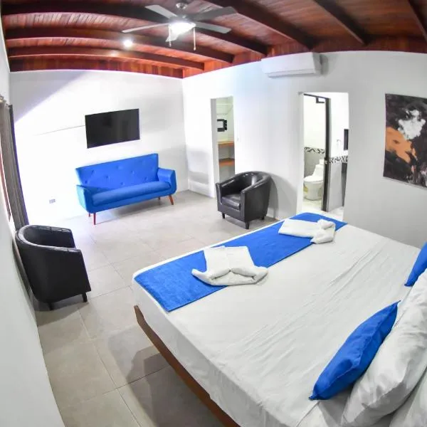 Republik Hotel & Steak House: Jacó'da bir otel