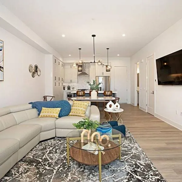 Luxury NEW Residence with Private Rooftop, Downtown in minutes, hotel in San Diego