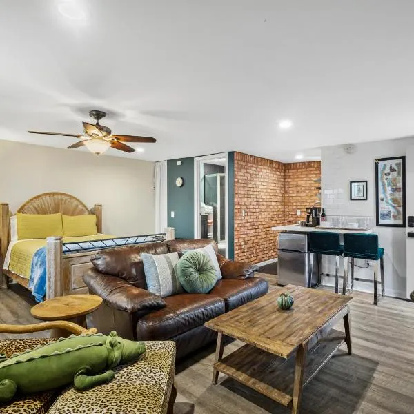 Mile to Beach! Tiki Master Suite, hotel en Oceanside