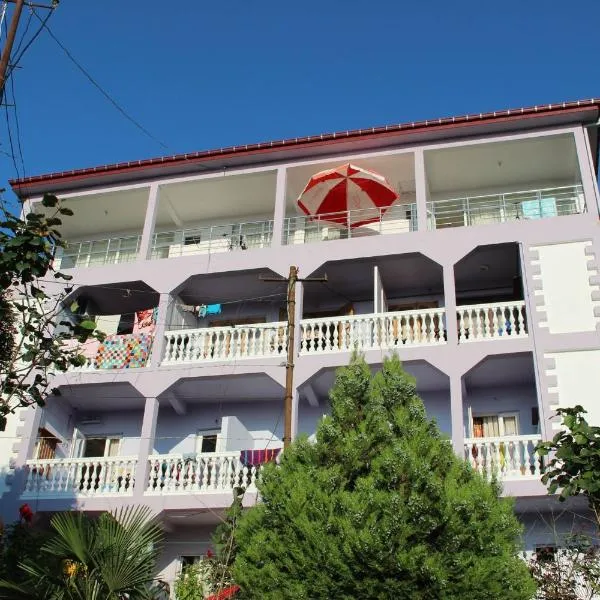 Badu Guest House: Kvariati'de bir otel