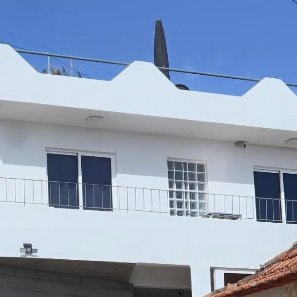 Fifty´s House, готель у місті Рібейра-Брава