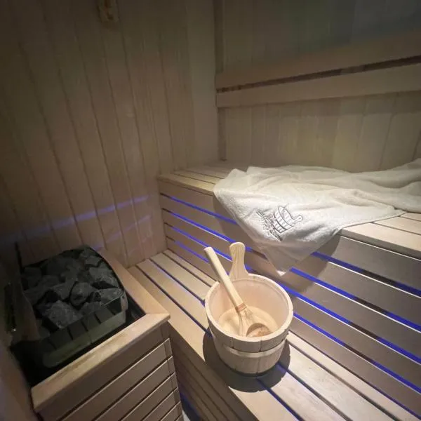 Lux studio sa saunom Ampelitsi – hotel w mieście Ledine