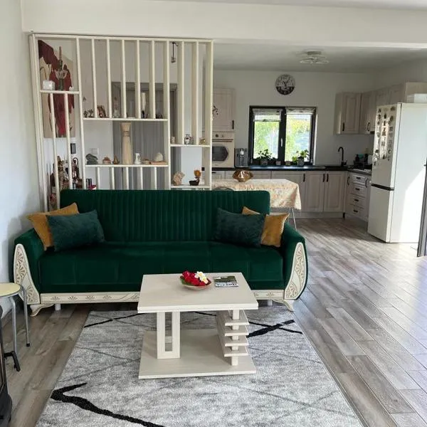 Mimi house, hotel v destinaci Baia de Fier