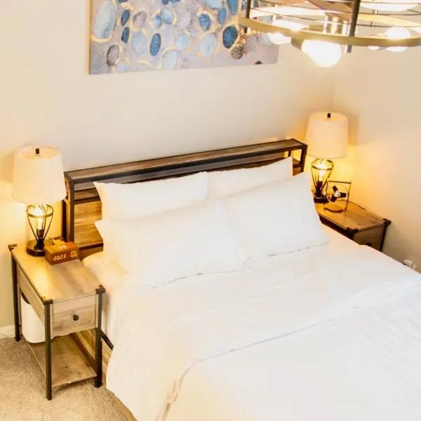 HomeTel Premium Guest Suite w/ Private Entrance, hotel di Belleville