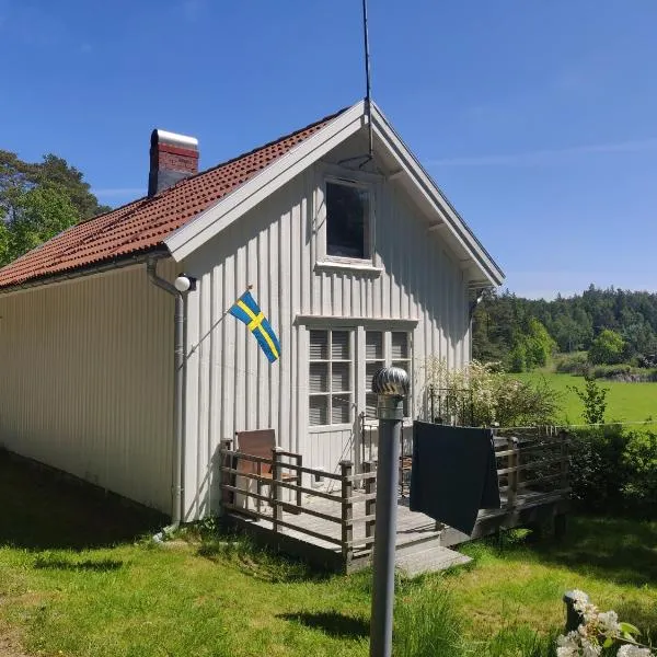 19th-century cottage on the Swedish West Coast, hotel v destinaci Fjällbacka