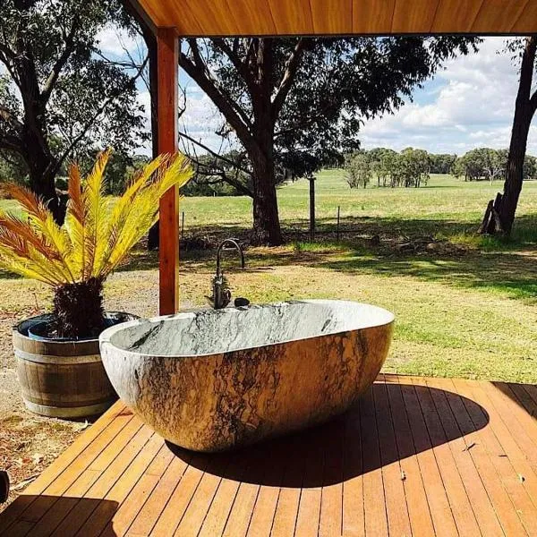 Lima Lodge, hotel in Swanpool