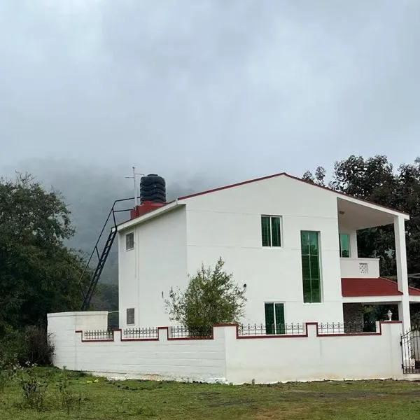 Sri Krishna Cottage, hotel a Jolārpettai