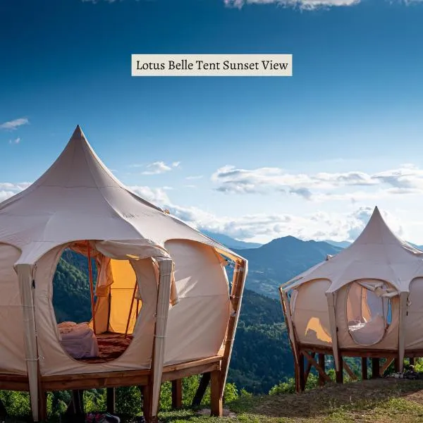 Glamping Tago، فندق في Khulo