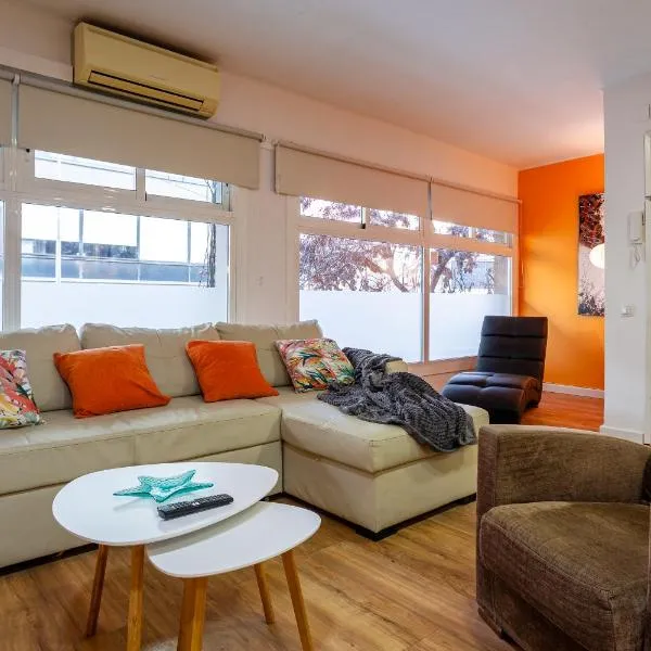 Orange loft, posibilidad de parking, hotel v destinaci Girona