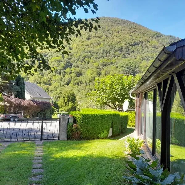 Maison de montagne avec jardin privatif, готель у місті Sarrancolin