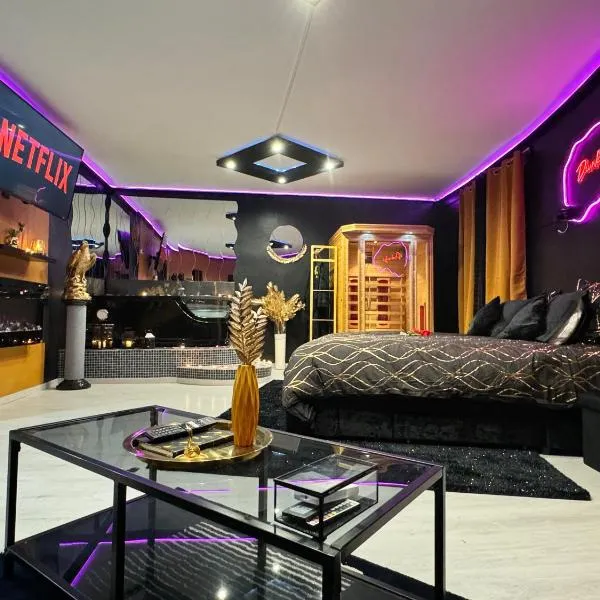 LoveRoom by Sunnyroom, hotel in Perpignan