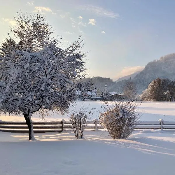 Open Garden Mountain Lodge, hotel in Oberaudorf