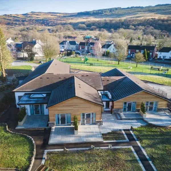 Suite 12 - Sleeping Giant Hotel - Pen Y Cae Inn, hotel in Brecon
