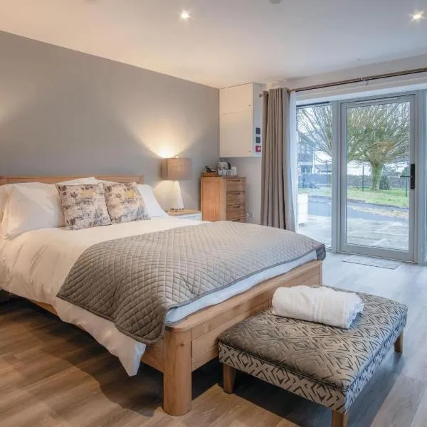 Suite 2 - Sleeping Giant Hotel - Pen Y Cae Inn, hotel in Brecon