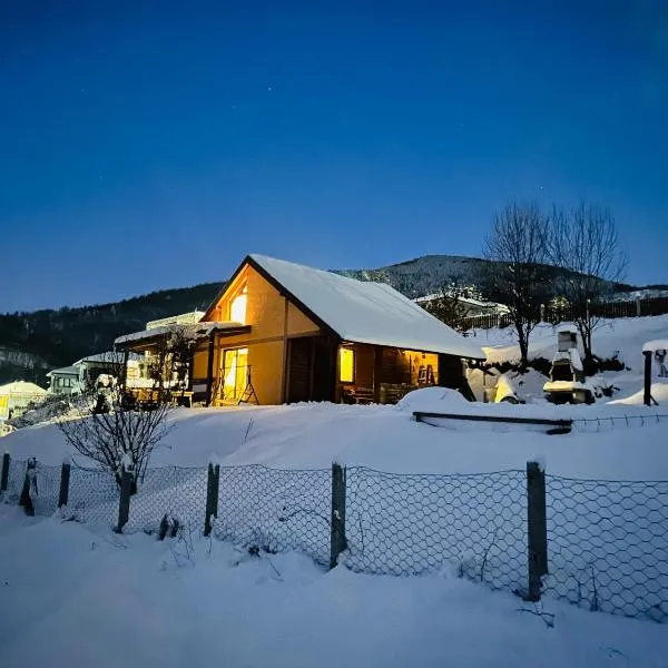 Log cabin, hotel in Sastavci