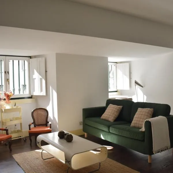 S. Bento Studio w/ Garage