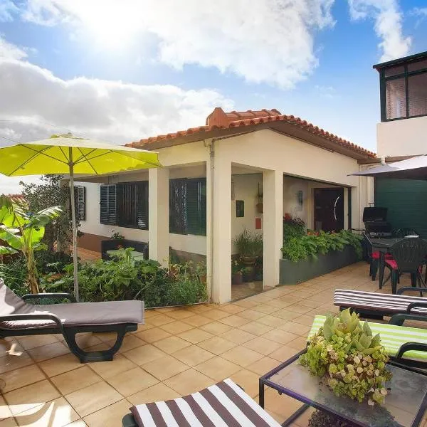 Suites Pinto Coelho, hotel in Caniço