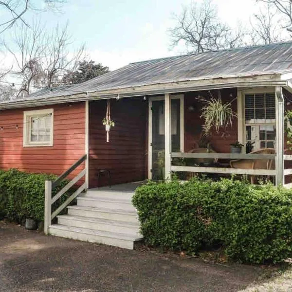 Wensel Cottage in downtown Natchez，納奇茲的飯店