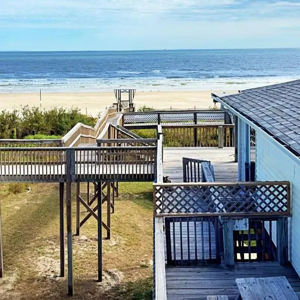 Zeus' Retreat: Your Ultimate Oceanfront Getaway, hotel in Surfside Beach