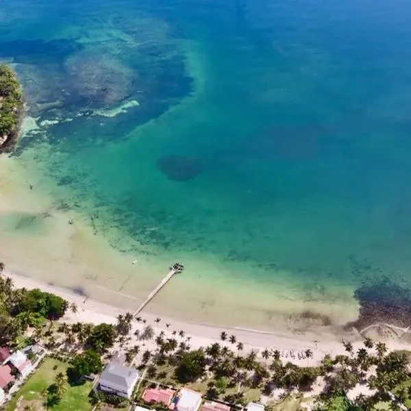 BeachSide B&B Hotel, hotel en El Limón