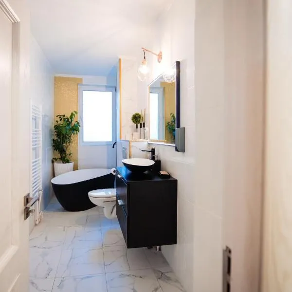 Complex Omnia - Apartamente Husi, hôtel à Huşi