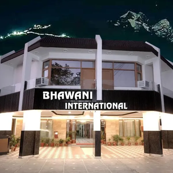Hotel Bhawani International, hótel í Katra