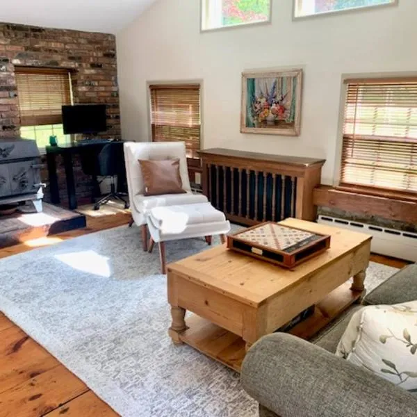 INCREDIBLE Northern Westchester Historic Hideaway, hotel v destinaci South Salem