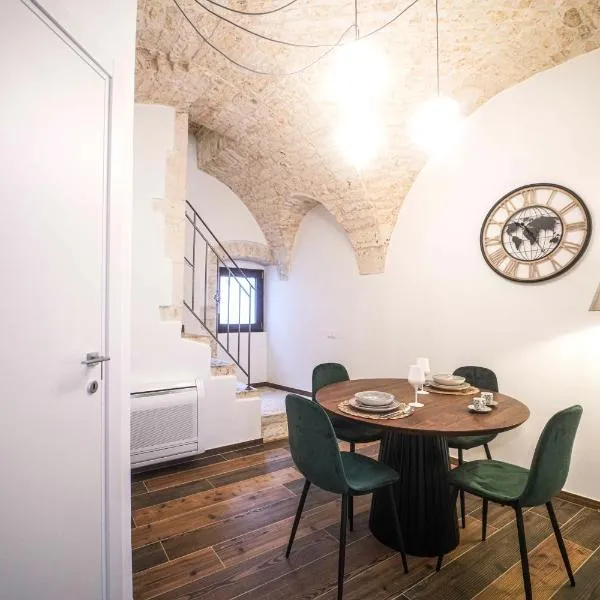 HOME 5 - PALAZZO ANTICO, hotel v destinaci Putignano