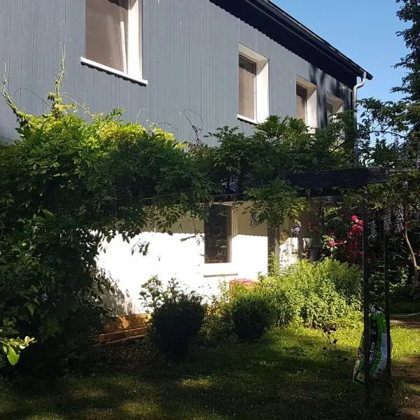 Ruhige Ferienwohnung „Südhang“ direkt am Wald, hotel v destinaci Bad Arolsen