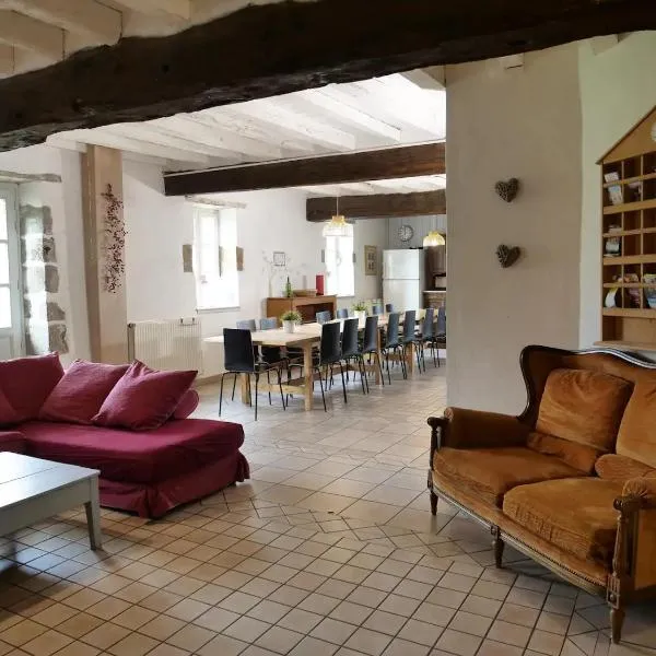 Sous le même ciel, hotel v destinaci Contigny