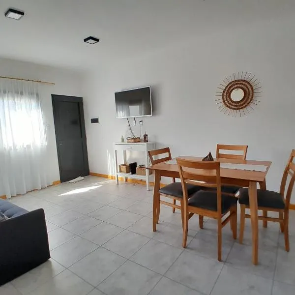 Confort urbano - Departamento con cochera, Hotel in Venado Tuerto