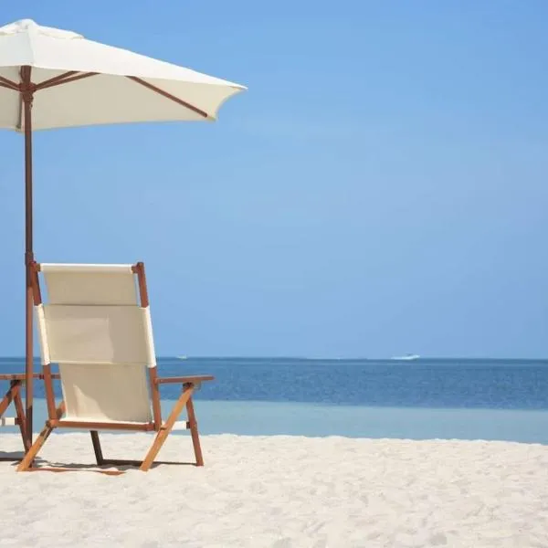 Great Views And Just Steps to the Beach - Moonraker #31 - Sleeps 6、ガルフ・ショアーズのホテル