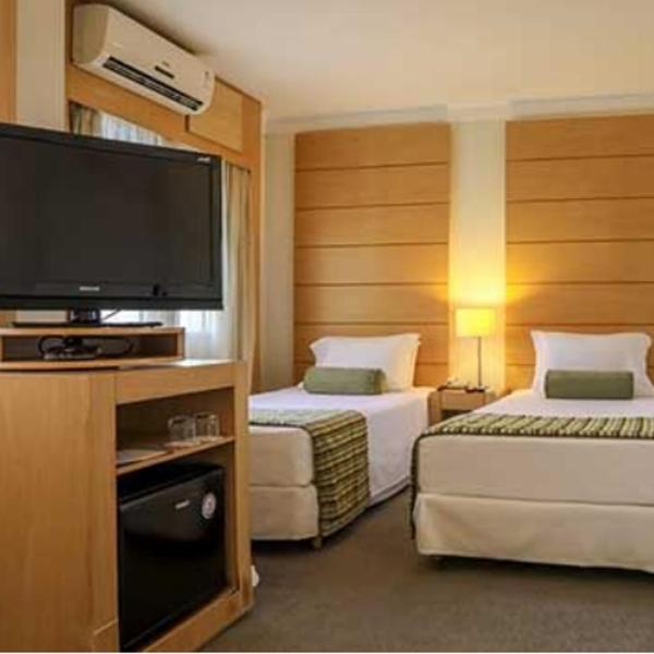 Quarto duplo em hotel pertinho do Aeroporto de Congonhas - H108