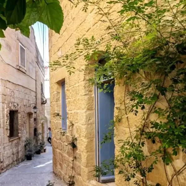 Historic Hideaways - 900 Year Old Converted Studios, hotel v destinaci Victoria