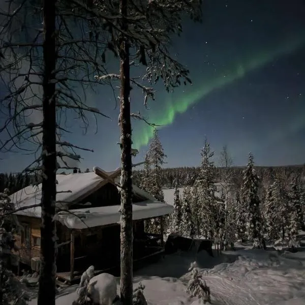 Lapland Riverside Cabin, Äkäsjoki Hideaway - Riverview, Traditional Sauna, Avanto, WiFi, Ski, Ylläs, hotel v destinaci Äkäsjoensuu