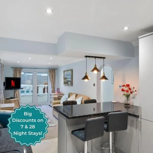 Miramont - Poolside Apartment, hotel v destinaci Guernsey