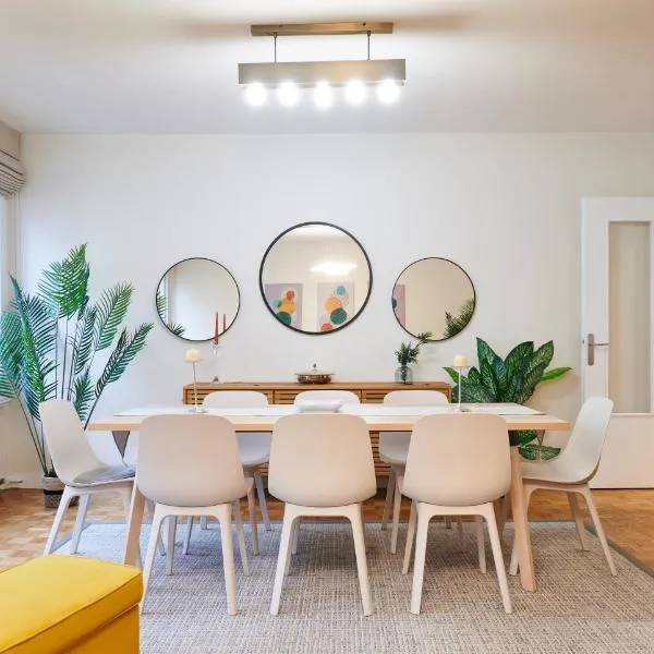 Eiffel Tower & Champs Elysées - Gorgeous & bright 75m2 - free weekly housekeeping - working purposes only