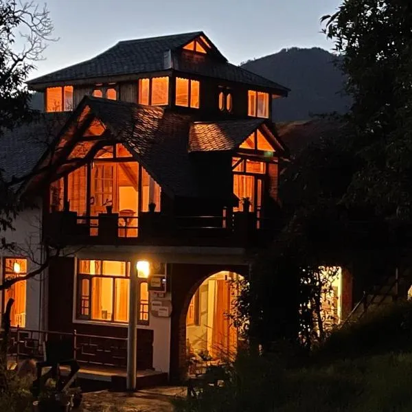 Naddi Castle, hotel v destinaci McLeod Ganj