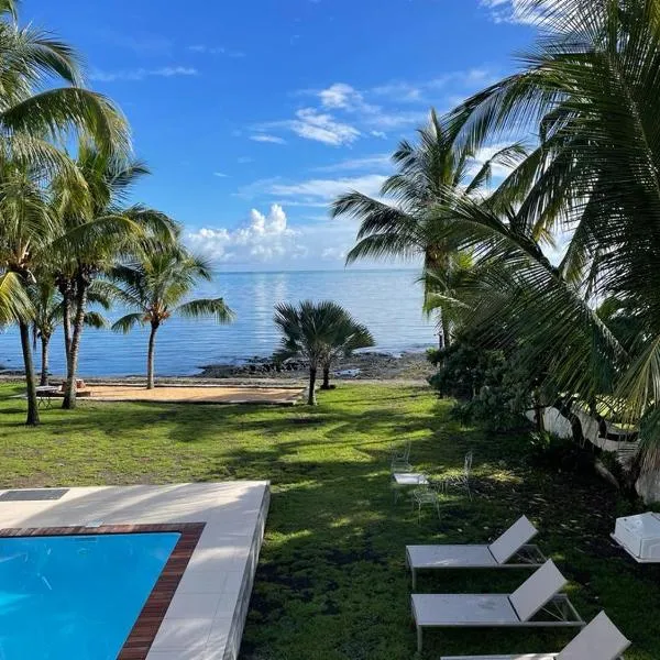 Canari Waterfront Villas, hotel Roches Noires-ban