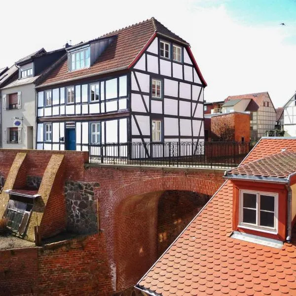 Haus zur Eselsbrücke, khách sạn ở Tangermünde