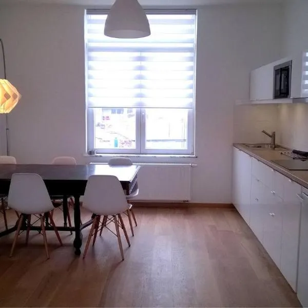 Almost White, Near Train, Metro n7688, hotel em Bruxelas