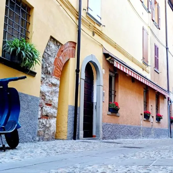 Iseo Portelle Holiday da Barbara - indoor private parking & bike storage, hotelli kohteessa Iseo